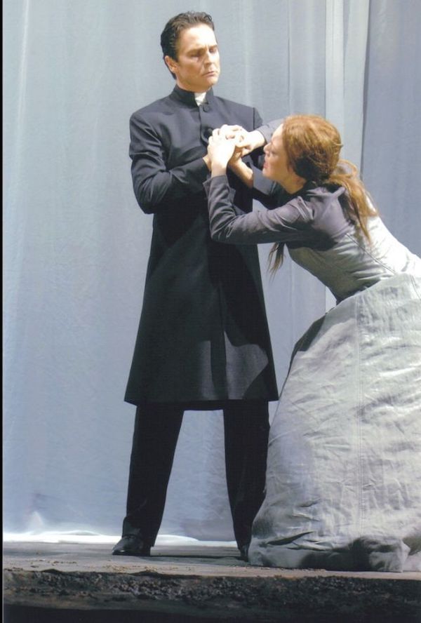 Tobias Pfülb as Raimondo - Lucia di Lammermoor - G. Donizetti  - Theater Krefeld - Mönchengladbach - Copyright M. Stutte