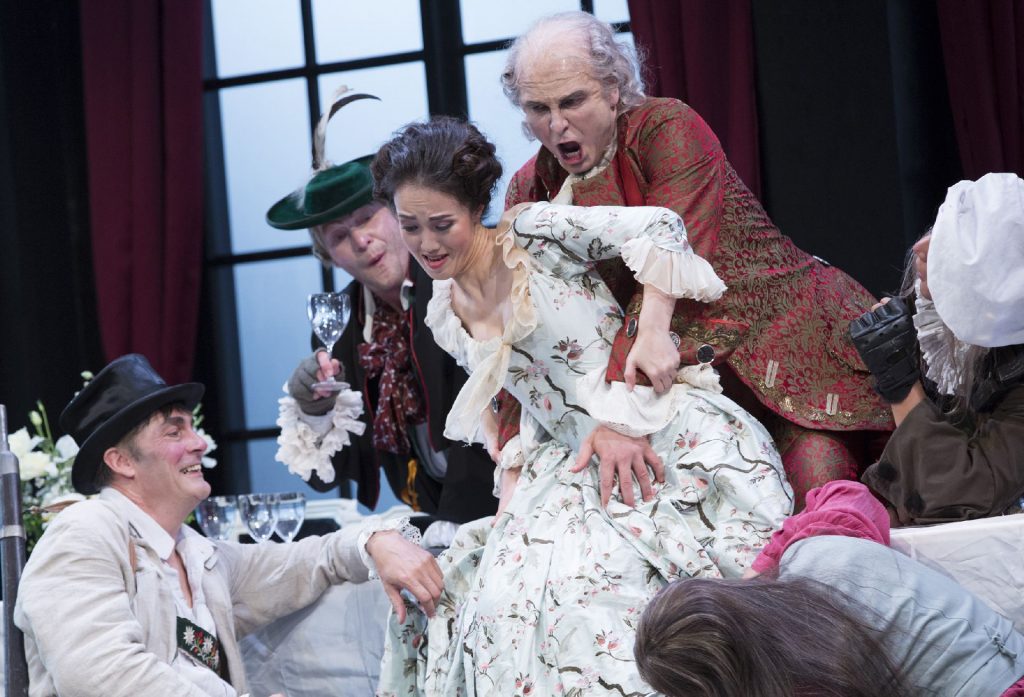 Tobias Pfülb as Baron Ochs - Der Rosenkavalier - Theater Gera - Altenburg - Copyright Stephan Walzl